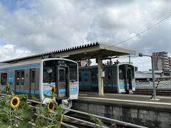 2日目。種差海岸駅から久慈駅へ。久慈駅で、JR八戸線から三陸鉄道へ乗り換えです。が、待ち時間があるので、久慈駅周辺を散策。