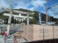 「厳原八幡神社」前を過り、