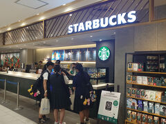 スターバックスカードが欲しいとのことだったので、甲府のスタバに。
山梨限定のスターバックスカードってないのか？