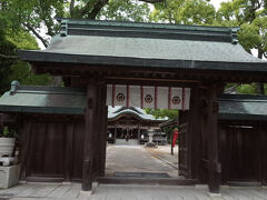 玉祖命は岩戸隠れの際に勾玉を作った神で、天孫降臨の段では五伴緒として天孫とともに天降ったりと、日本創世紀に関わっています。宝石/時計業従事者に信仰されます。