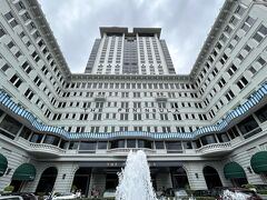 バス降り場近くのペニンシュラで写真を撮って、ジェニーベーカリーに買い忘れた分のクッキーを買いに向かいました。