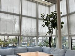 京都BALの「ロンハーマン カフェ」にやってきました。月曜の夕方だから超すいてるー♪