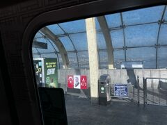 途中で地上に出て橋を渡ります。
その景色に、うおおおーってなりました。
