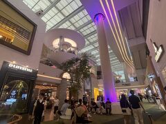 ロッテワールドモールに行って、カフェ休憩をします。