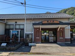 終着駅となってしまった横川駅、かつてはこの先軽井沢までの急勾配区間を走るために専用の電気機関車を連結するための駅でした