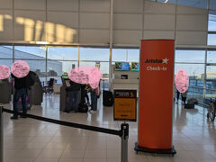 ７：００
「アデレード空港」に到着。
事前チェックインは済ませておき、トランクを預けます。