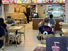 ランチは、ビャンビャン麵を食べに来ました。

中国の西安の郷土料理で、汁なしの幅広きしめんのような食べ物で「世界一画数が多い料理名」 として有名です。
表示できないのでネットで検索してみてくださいね。