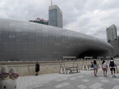 東大門歴史文化公園にある有名な建築家が設計された建築に触れてから…、