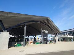 フェリー乗り場のすぐそばには広電の宮島口駅があります。
