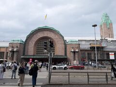 ヘルシンキ中央駅。
あらかじめスマホでABCゾーンの48時間券を買っておいて、空港からの電車から利用しました。