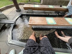 投宿後鬼怒川温泉のように宿完結で街歩きする感じの温泉街ではないですが
近場の足湯へ
