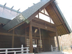 途中、阿寒神社に寄りました
他には誰も参拝者がいません