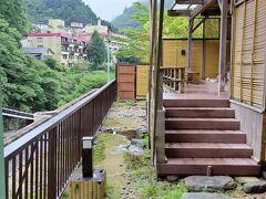 【3日目】8月28日（水）曇り
川治温泉 一柳閣本館（日光市川治温泉高原）

7:20　朝風呂
柳の館5階の露天風呂に入ります。
