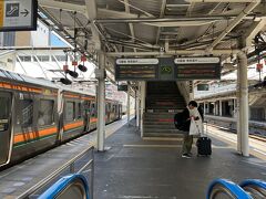 思うところあってトイレに立ち寄り、信越線へ。