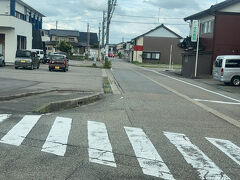 　高岡駅前発小牧行きバスに乗っています。
　砺波市に入り、油田バス停近くからは油田駅が見えます。