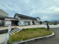 　福野駅前
