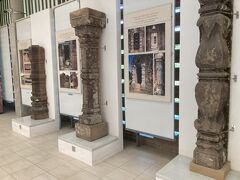 この日のメインはミーソン遺跡
ミーソン遺跡は、チャンパ王国の宗教（ヒンドゥー教シヴァ派）の遺跡です。
ミーソンには、20世紀になってからフランス人によって発見されました。レンガ作りのチャンパ塔など7世紀から13世紀にかけての遺構が残っていますが、ベトナム戦争当時の爆撃によってかなり破壊されました。
1999年には世界遺産登録されています。

ダナンからミーソン遺跡まで40㎞ほどあり、ツアーで行かれる方が多いですが、今回は時間が限られているため、朝早くにGrabタクシーを呼んでいくことにしました。
58万ドン、3,500円くらいかかります。割高ですが、仕方ないです。
朝9時前にミーソン遺跡へ到着
入口の博物館は貸し切り状態です。