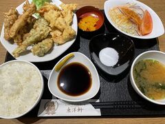 大分といえばと「とり天」

大分最後の食事はトキハ別府店のフードコートに入ってるレストラン東洋軒。
なかなかボリュームがありました。（1320円）