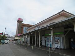 前日の夜
ＬＩＮＥ仲間から
「へけけパイセンが横須賀に来ると言ってるよ」
と連絡があって、朝になってご本人にＬＩＮＥしてみたら
「今、横須賀線久里浜行きに乗ってます」
ということで急遽合流決定。
昭和レトロ喫茶店「ハーバーライト」にも行ってみたいとのことでＪＲ横須賀線衣笠駅で待ち合わせることにしました。