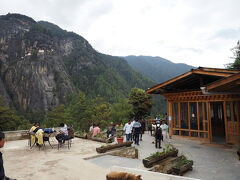 8日目　パロ　
【観光】聖地タクツァン僧院(標高約3120m)までトレッキング
          第一展望台まではお馬さんを利用 
           想定より早く降りれたのでTa Dzong 国立博物館を見学
【宿泊】Naksel Boutique hotel and spa