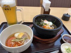気を取り直して、プライオリティーパスセントレア祭り。ぼてじゅうでテイクアウトを注文しておく。まずはお風呂に入る。その後の食事は、ビビンバと韓国冷麺。量は半分にしてもらった。
