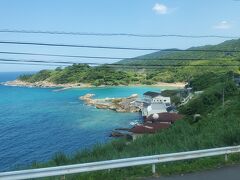 鎌手駅付近では荒磯温泉の旅館が見えます
日本海を一望する露天風呂は絶景で、また是非泊まりたいと思う宿です