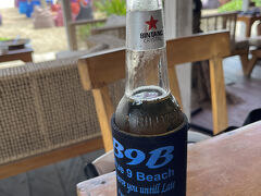 お昼も兼ねてダブルシックスビーチへ繰り出します。
Blue 9 Beachで昼食。
初めて飲むビンタンクリスタルで乾杯！