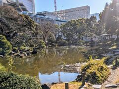 「日比谷公園」を散策。
「心字池」。