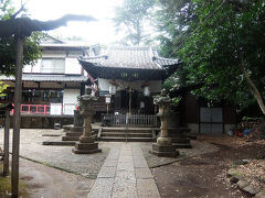 馬込文士村のレリーフのある坂道に接する八景天祖神社の拝殿