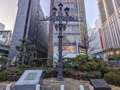 日本橋の周辺を散策。
「東京市道路元標」。