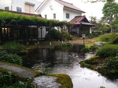 池と蔵。
