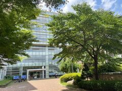 バスでソウル大学へ。