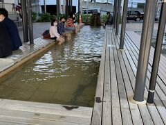 熱海駅に到着。
足湯に入りたいと思いつつ、時間がないので荷物をロッカーに預け、フリーパスのチケットを購入しバスに飛び乗りました。
