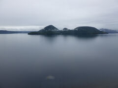 朝の洞爺湖です。
天気は昨日に引き続きよくありません。