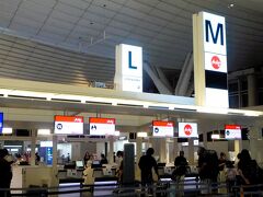8/17　1日目
羽田空港第3ターミナル21時、エアアジア混雑なくチェクイン完了。