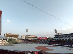 ついた初日はマツダスタジアムを見学。広くて開放的！