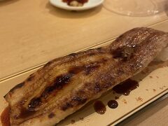 セントレア着後、地元のお寿司やさんで夕食。
私は心の中で1人反省会。
穴子、うまー！