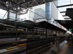 大阪伊丹空港に到着し、ハービス大阪行きのバスにのり
徒歩7分でJR大阪駅に着きました。