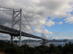 途中の与島パーキングエリアに寄り道

瀬戸中央自動車道海峡部のほぼ中央に位置しており、絶好のビューポイントです