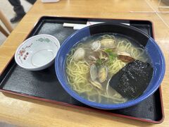 ランチは道の駅 『マリンオアシスはかた』で塩ラーメンをいただきました。