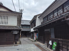 古い街並みの南東端にあたるところ。ここの写真右手にあるのは旧笠井邸です。