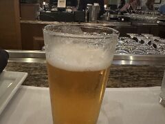 夕食。。
どうしようか？悩んだ時はルースズクリス

だって楽なのでね～^ ^
(予約無しで1人カウンター)

