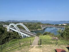 西海町と佐世保市を結ぶ、西海橋が望めます。

以前は奥の橋が１本のみでしたが、手前の有料道路の橋が出来て、さらに交通の便が良くなっています。

