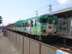 そこから見えるホームには「鬼太郎列車」が停車中。
何種類もあるらしい。