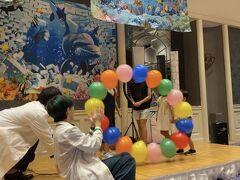 食後は、同じアネックス間で行われていた
「夏休みサイエンスショーイベント」を鑑賞。

姫も1＆2とも実験に参加しました。

そしてその後は別邸に戻り、お楽しみの温泉＆露天風呂＆部屋風呂でございました。