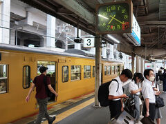 7時20分、相生駅に到着しました。この駅で6分間停車、次の新快速が先発するようです。姫路駅での滞在時間を少しでも長くしようと思い、予定を少し変更し新快速に乗換えることにしましたが……