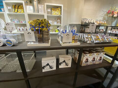 食後は、チェルシーマーケットで、お買い物。

Fat Witch Bakery

