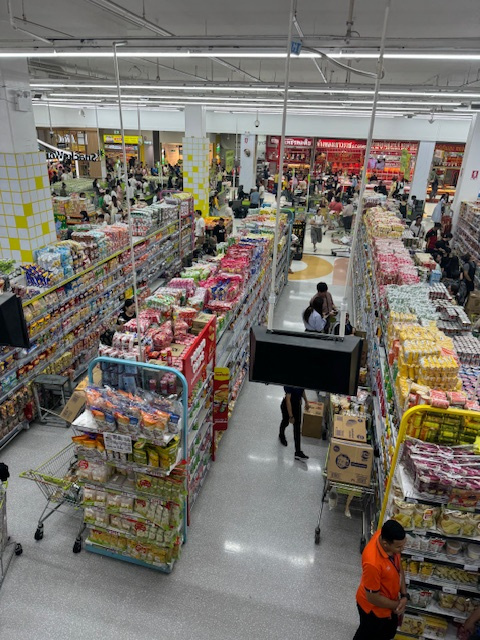 しかしめちゃくちゃ広い！2階もありました。