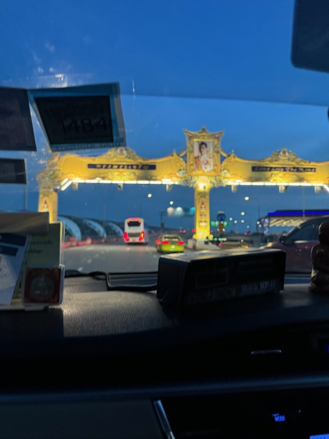 さて18時にレイトチェックアウトをして最後もＧｒａｂ（428ﾊﾞｰﾂ )で空港に向かいます。