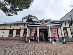 七日町駅。
近くにダイソーやセブンイレブンがあって、宿を取るなら、若松駅よりもこちらのほうが良かったかも、と行ってから思いました。